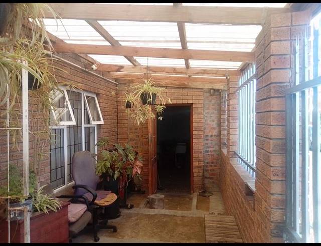 2 BEDROOM HOUSE FOR SALE IN RETREAT